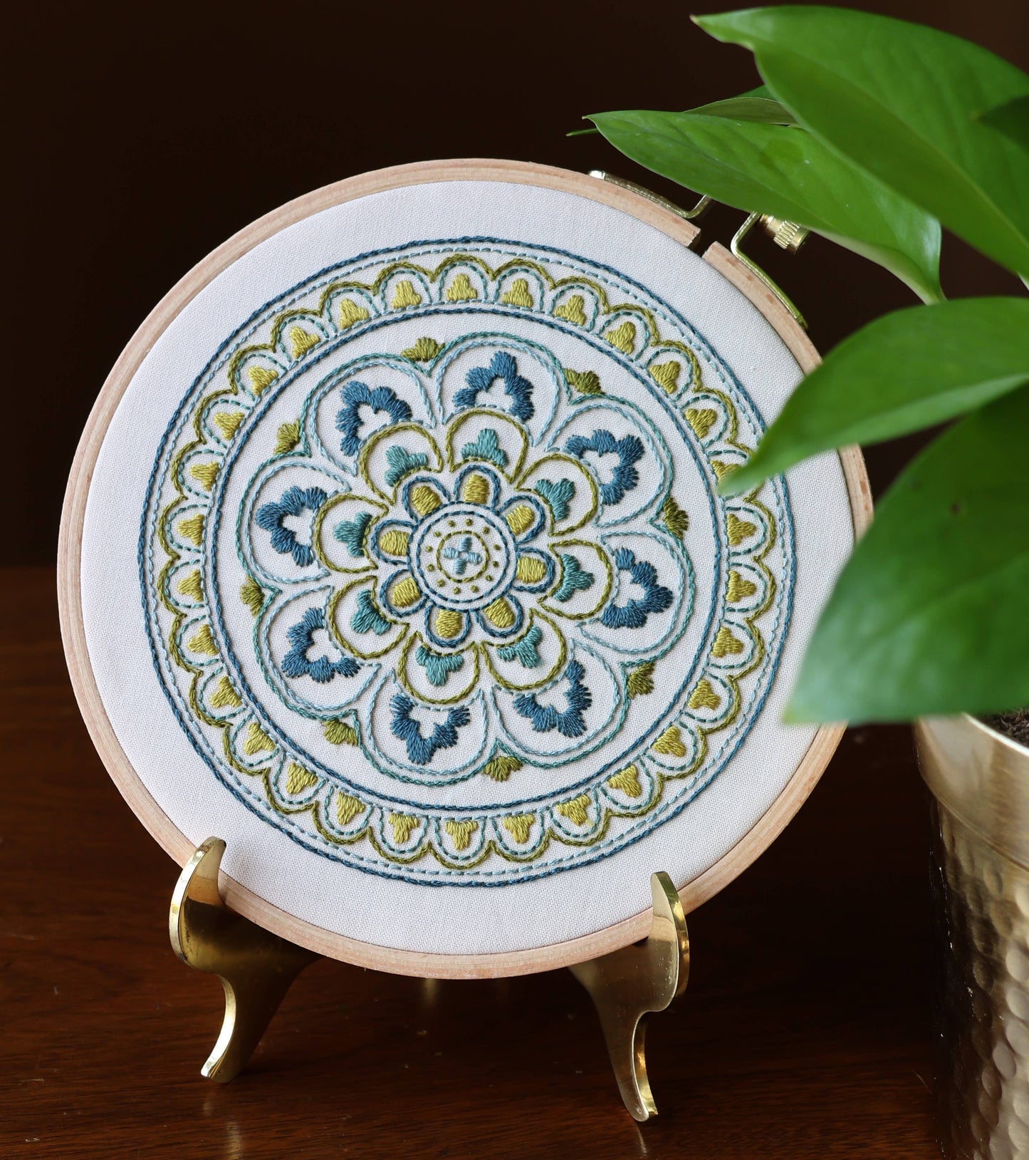 Myra Medallion - Avlea Embroidery Hoop Kit