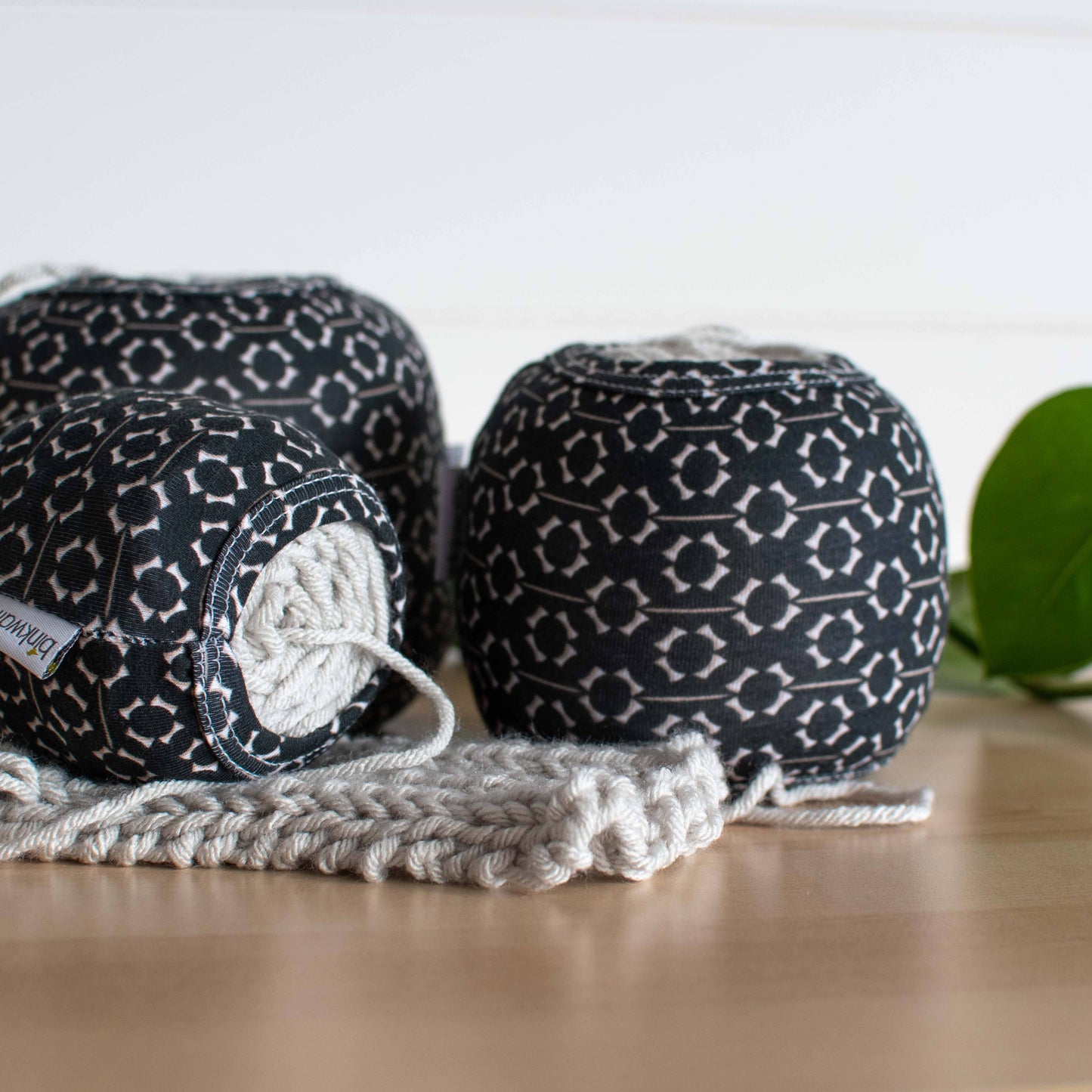 SM LBD COZY CAKES Yarn Cozy