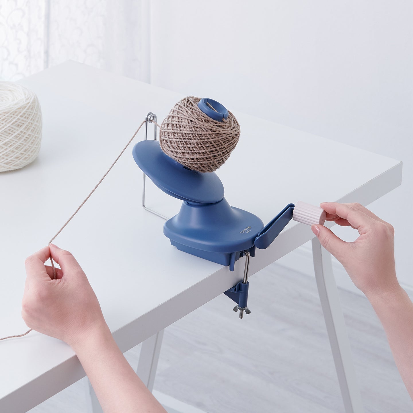 Clover Ball Winder
