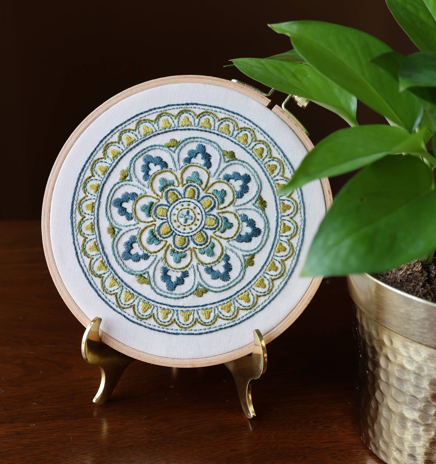 Myra Medallion - Avlea Embroidery Hoop Kit