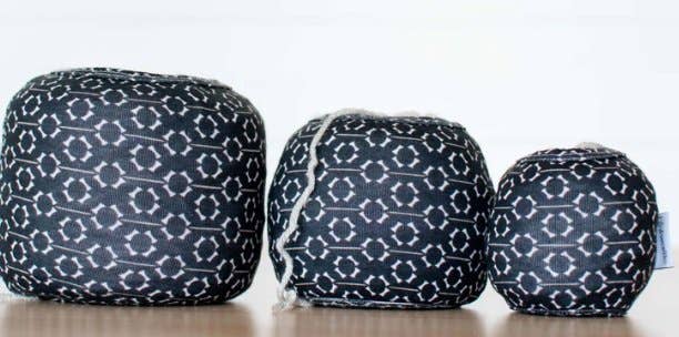 LG LBD COZY CAKES Yarn Cozy