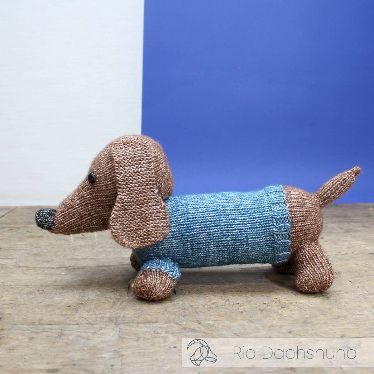 Ria Dachshund - DIY Knitting Kit