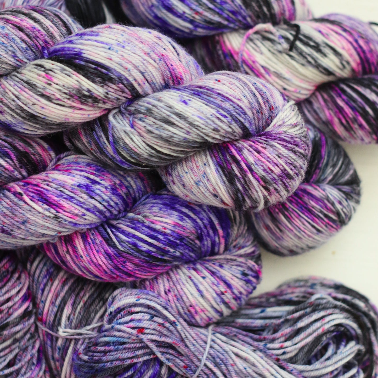 Madelinetosh Hue of the Moment - Tosh Merino Light