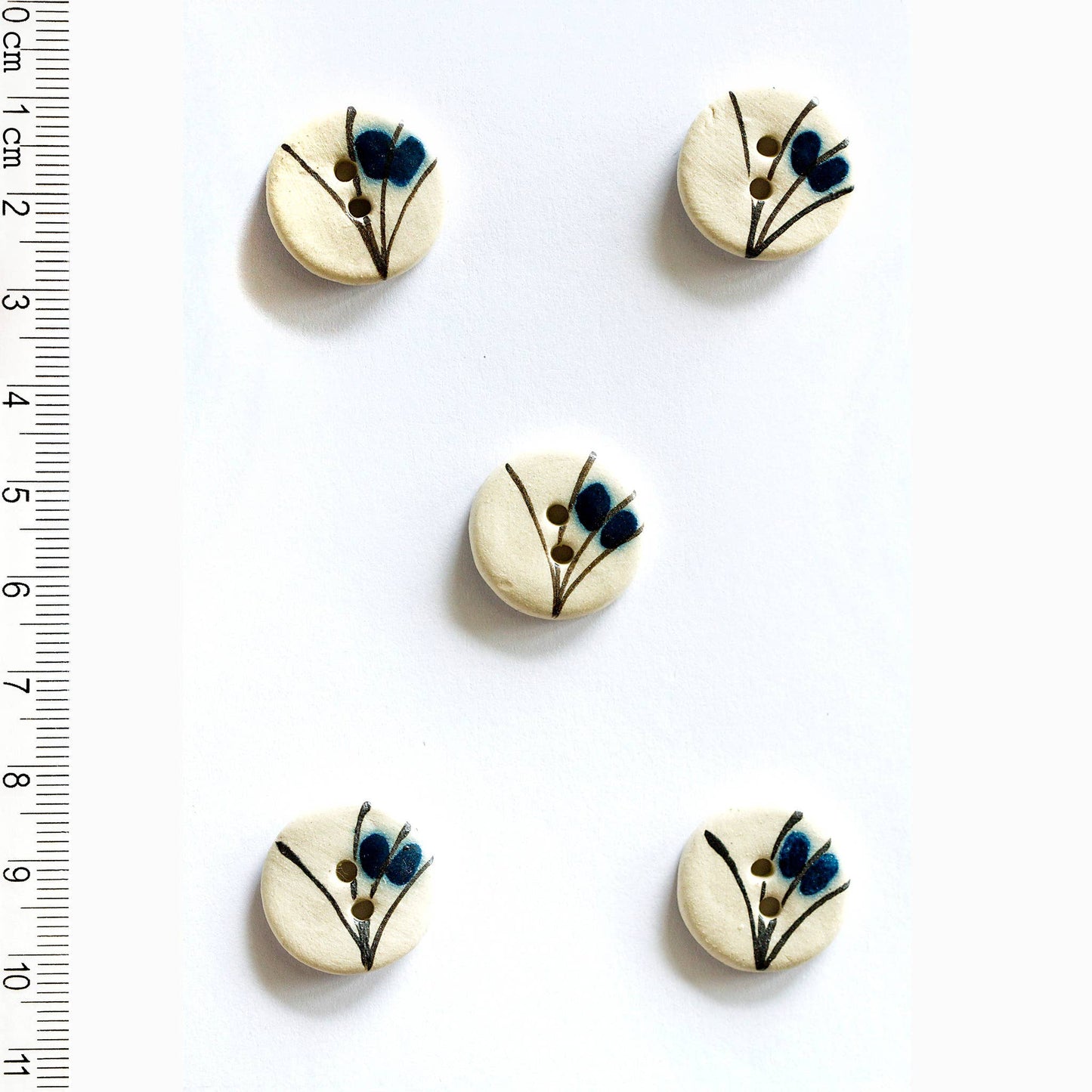 L533 Blue Floral Grass Buttons