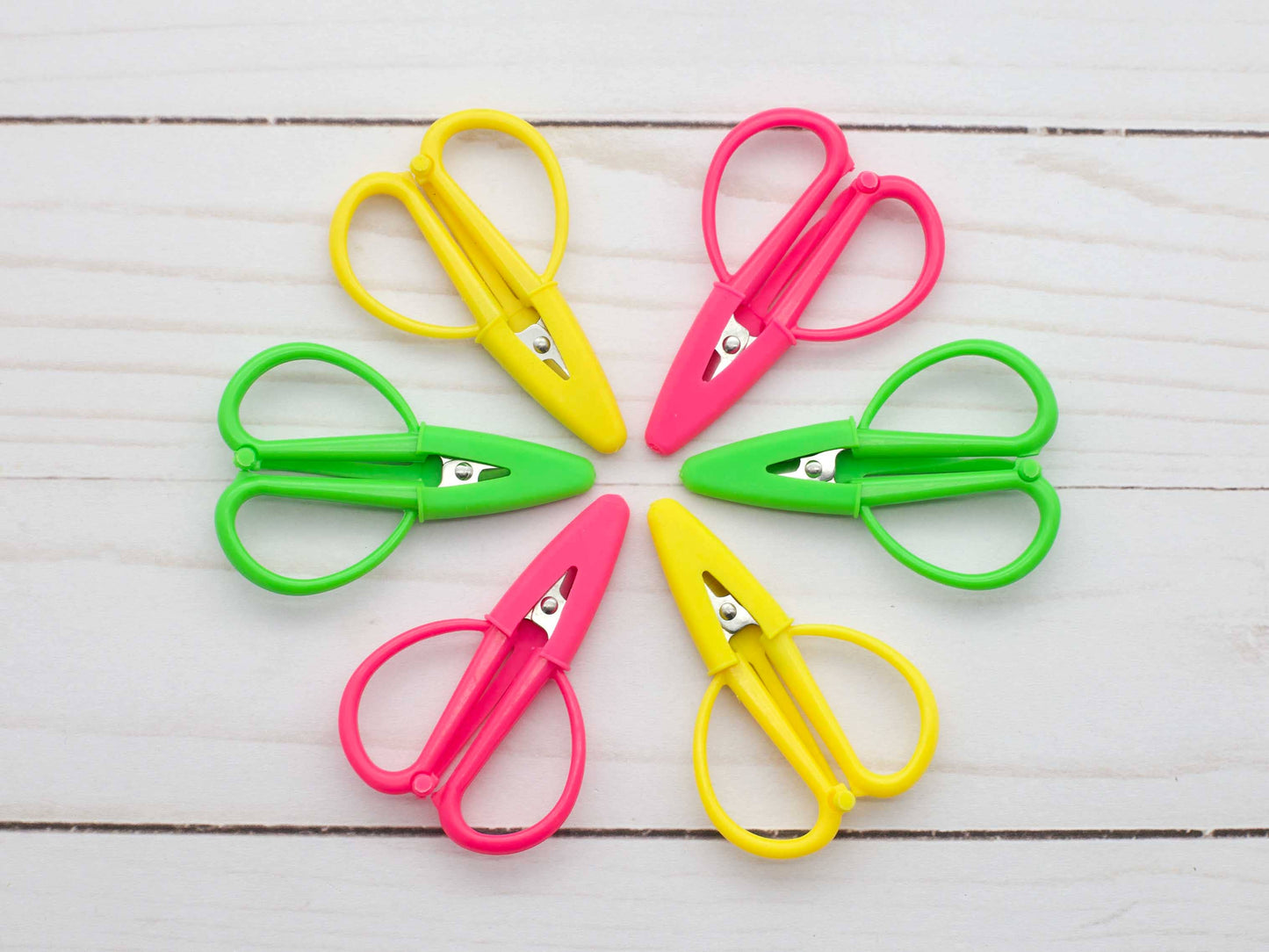 Mini Scissors: Pink