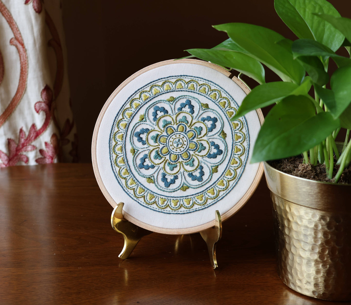 Myra Medallion - Avlea Embroidery Hoop Kit