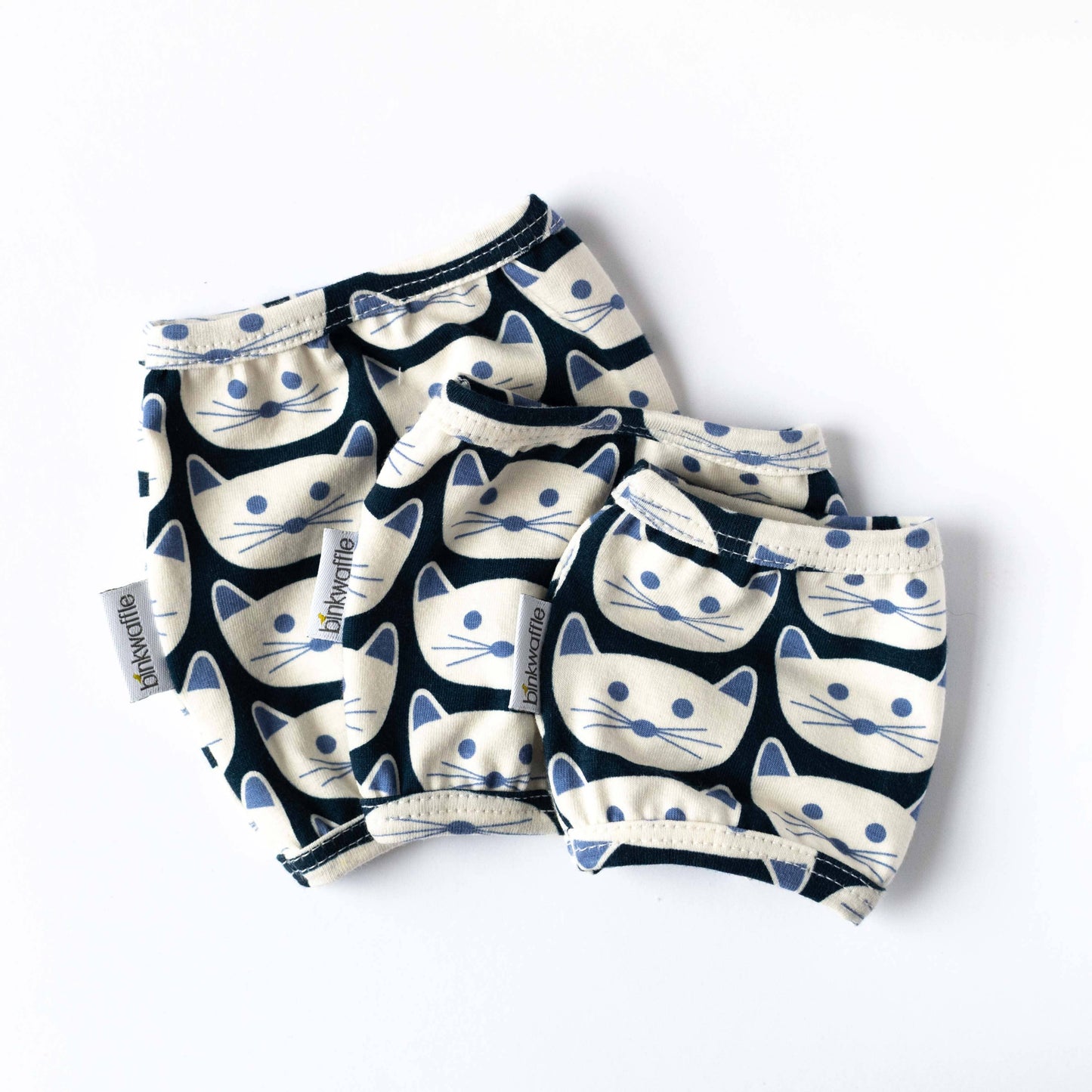 MED Kitty COZY CAKES Yarn Cozy