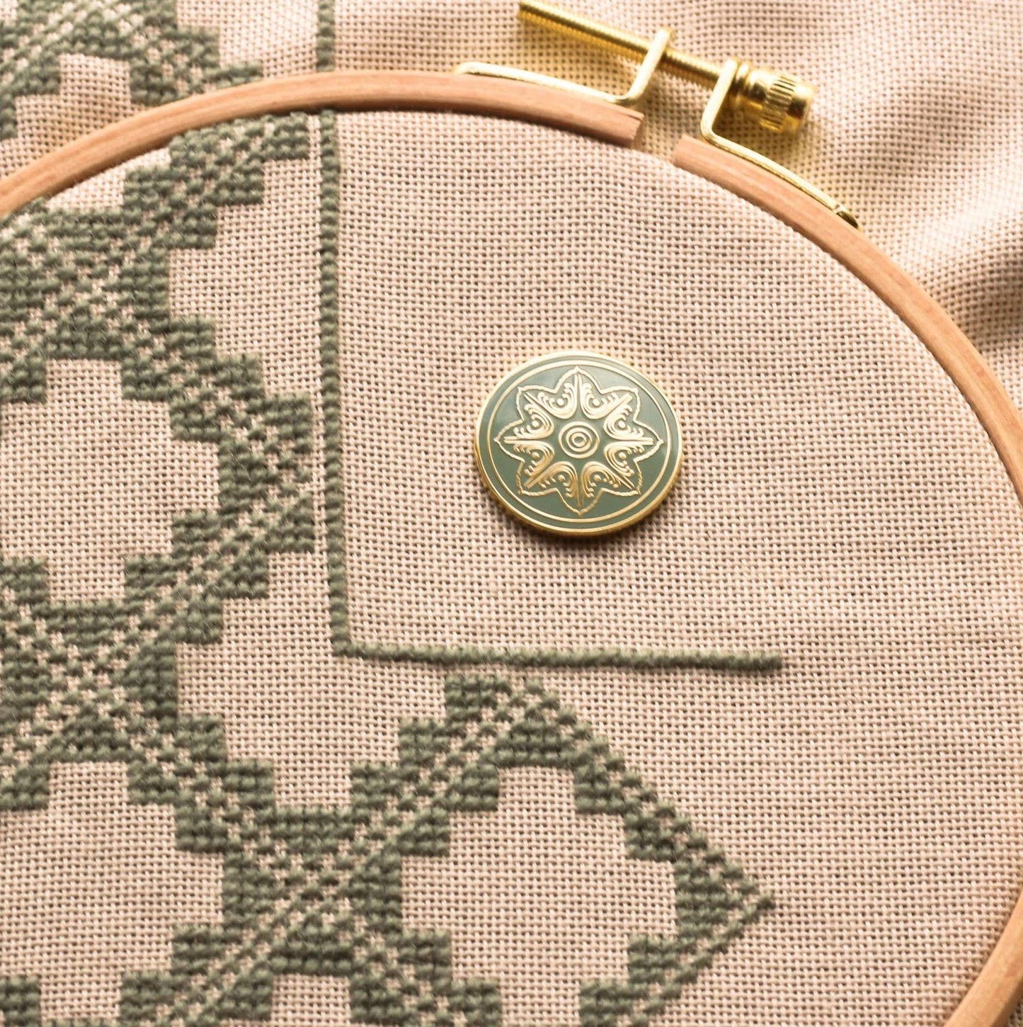 Daphni Needle minder