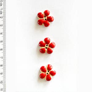 L593 Red Flower Buttons: Default