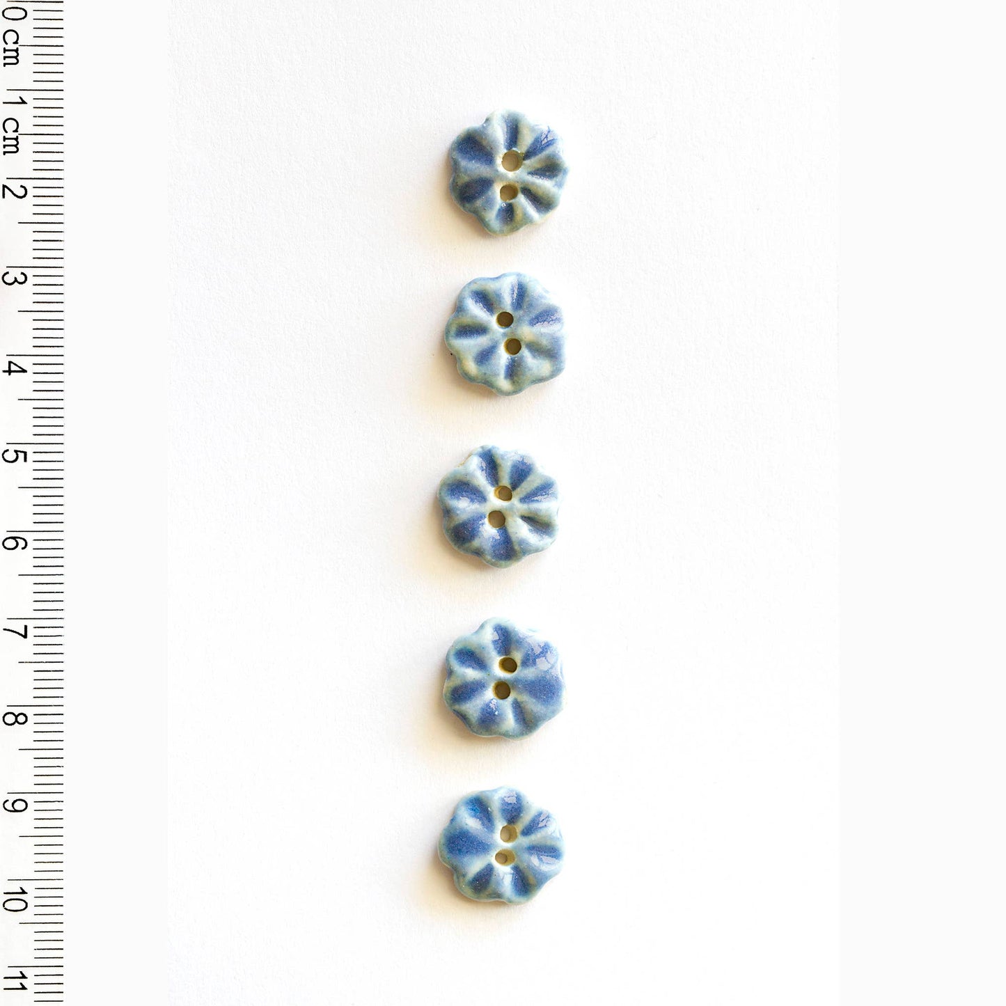 L552 Blue Flower Buttons