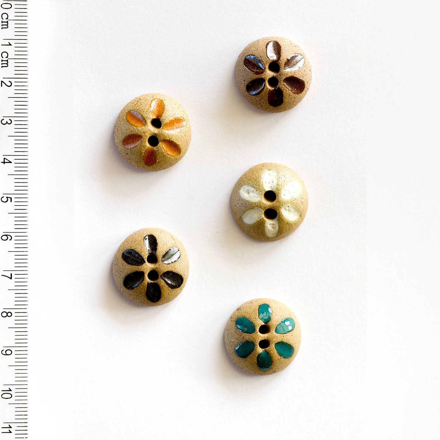 L285 Geometric Grooves Buttons