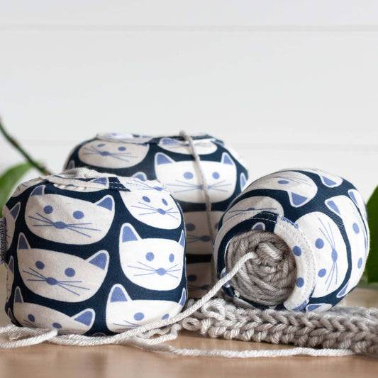 MED Kitty COZY CAKES Yarn Cozy