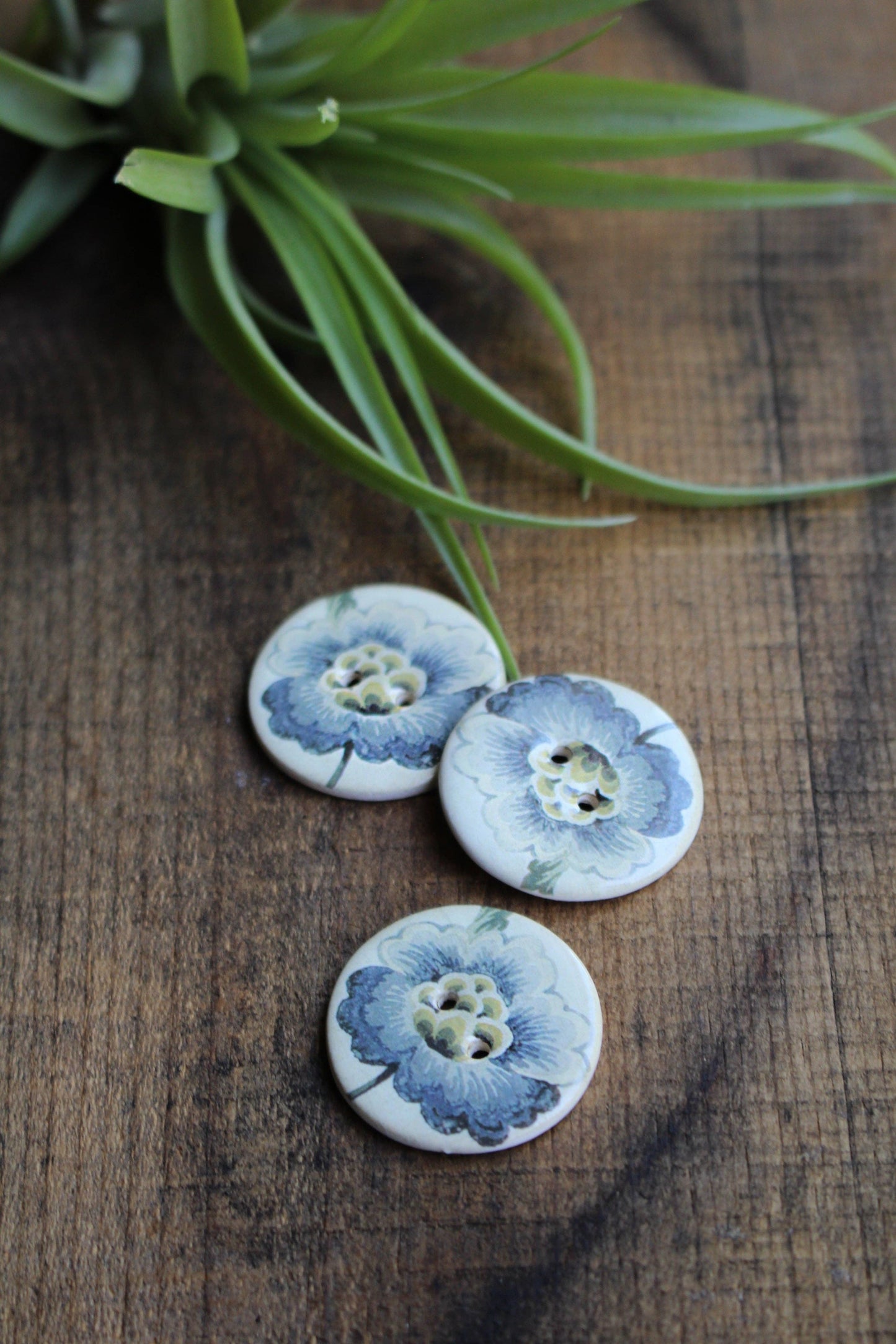 Vintage Florals Ceramic Buttons: Pincushion Flower