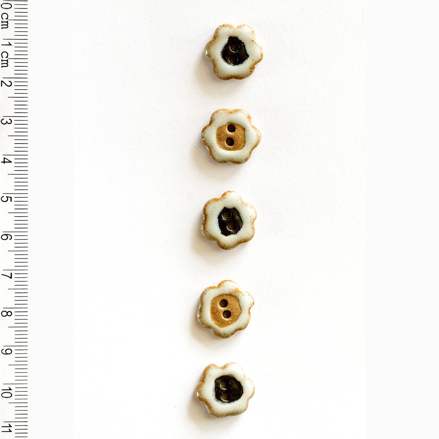 L564 Flower Buttons