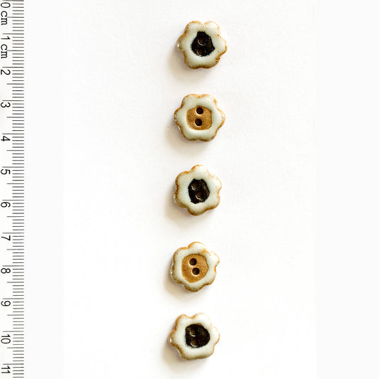 L564 Flower Buttons