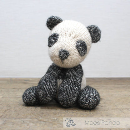 Mees Panda - DIY Knitting Kit
