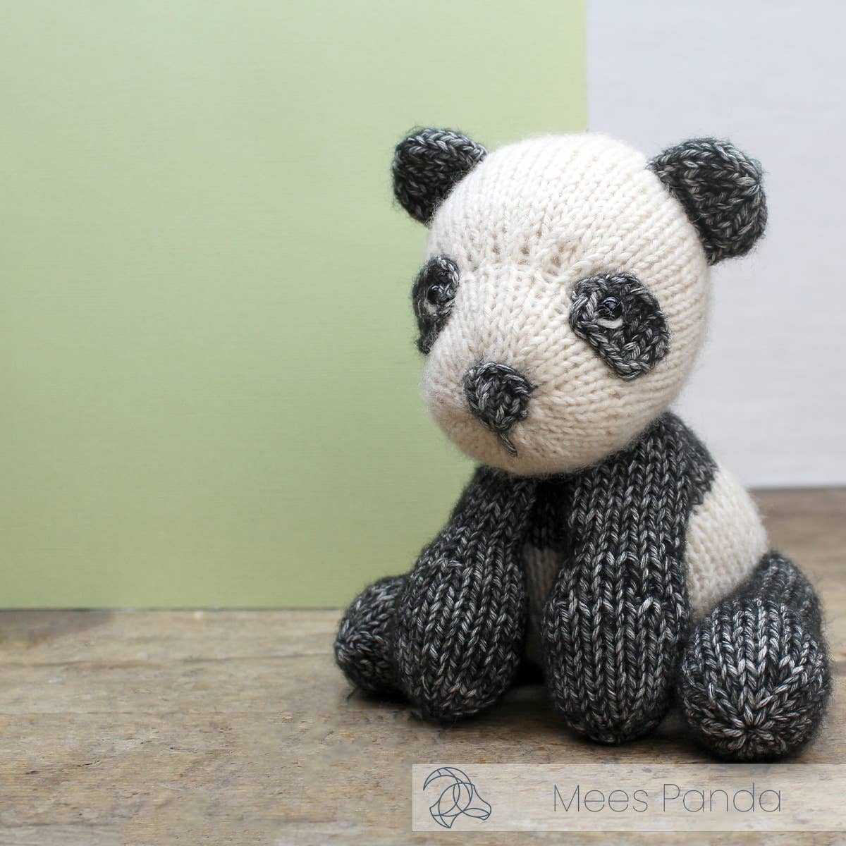 Mees Panda - DIY Knitting Kit