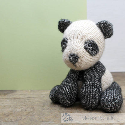 Mees Panda - DIY Knitting Kit