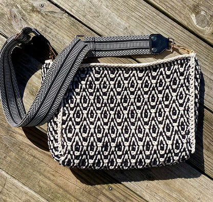 CLASS: Sonora Bag - Tunisian Crochet SATURDAYS 8/8 & 8/22/26 10:00am-Noon