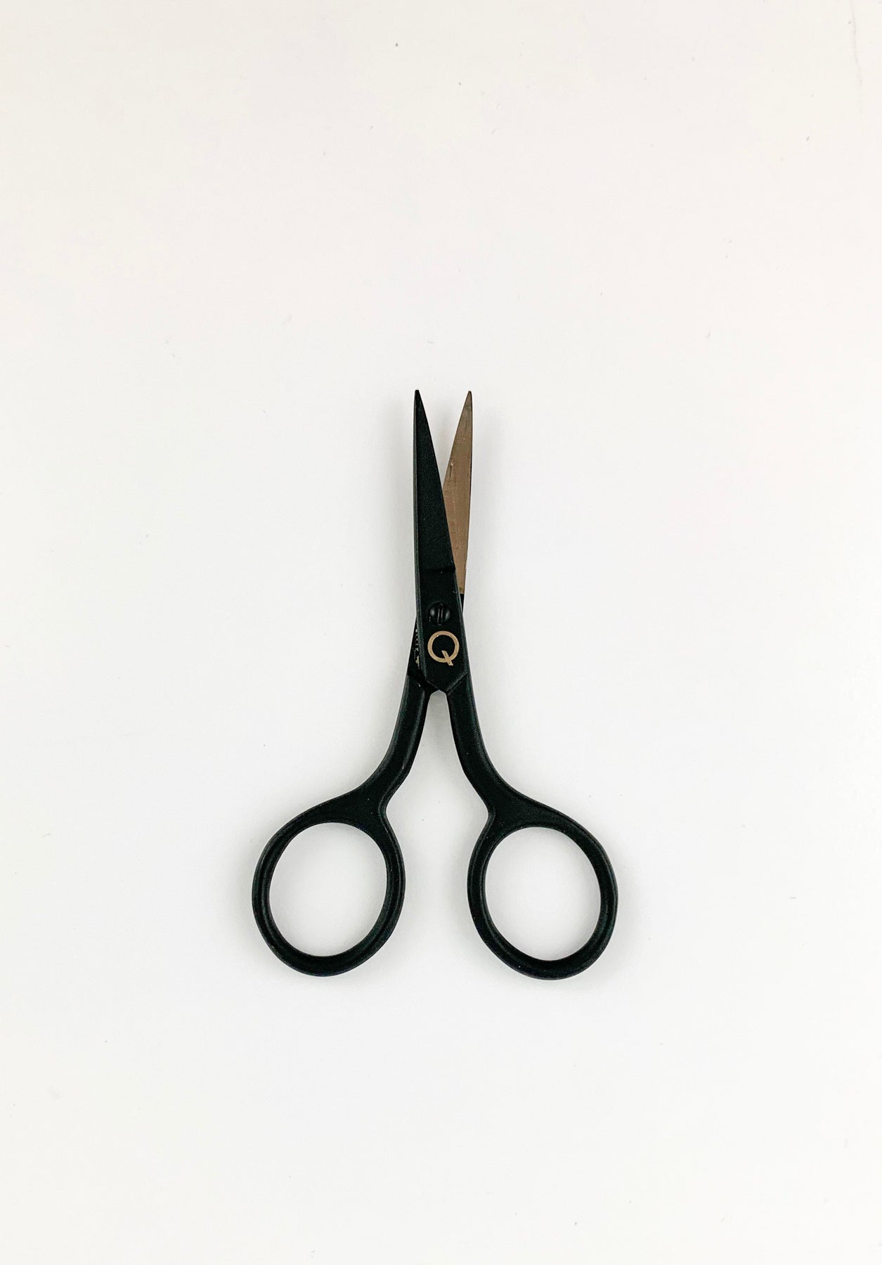 della Q Scissor Pocket