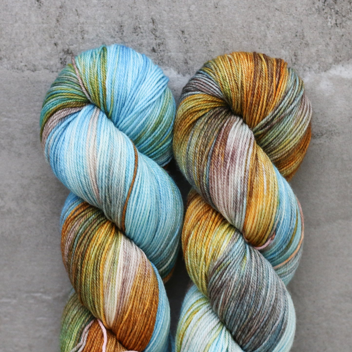 Madelinetosh Hue of the Moment - Twist Light