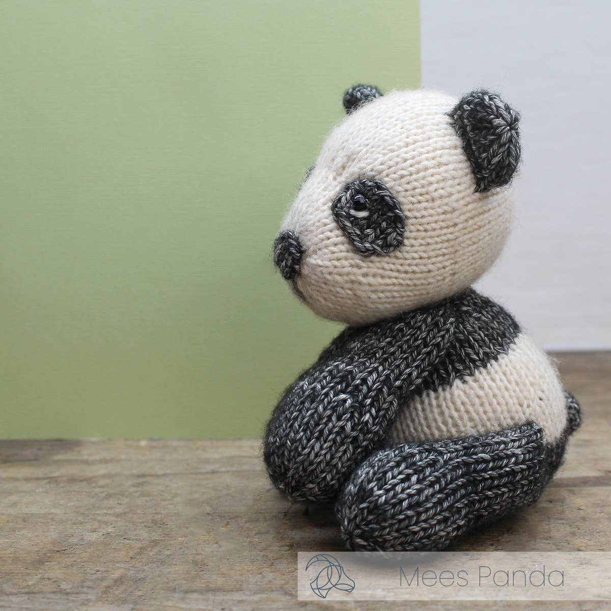 Mees Panda - DIY Knitting Kit