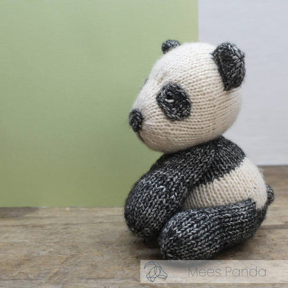Mees Panda - DIY Knitting Kit