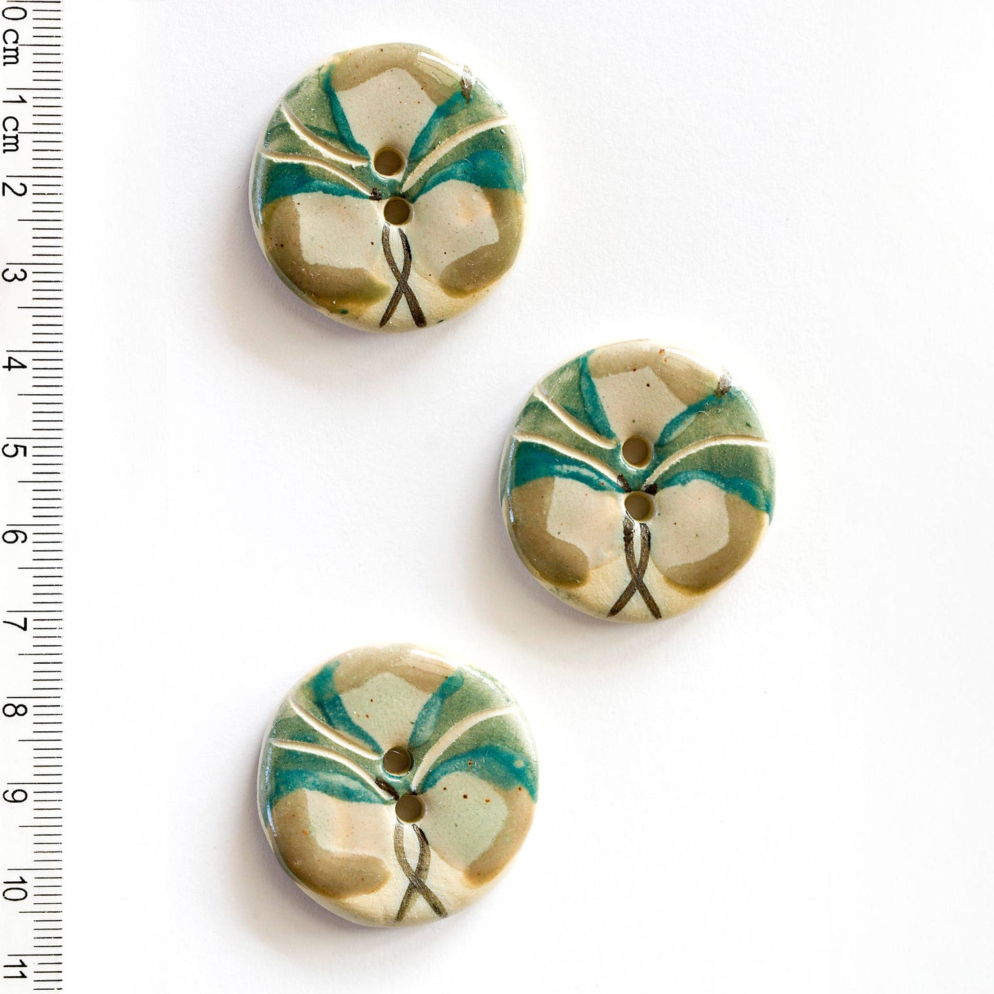 L413 Green Floral Buttons