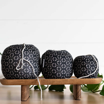 MED LBD COZY CAKES Yarn Cozy