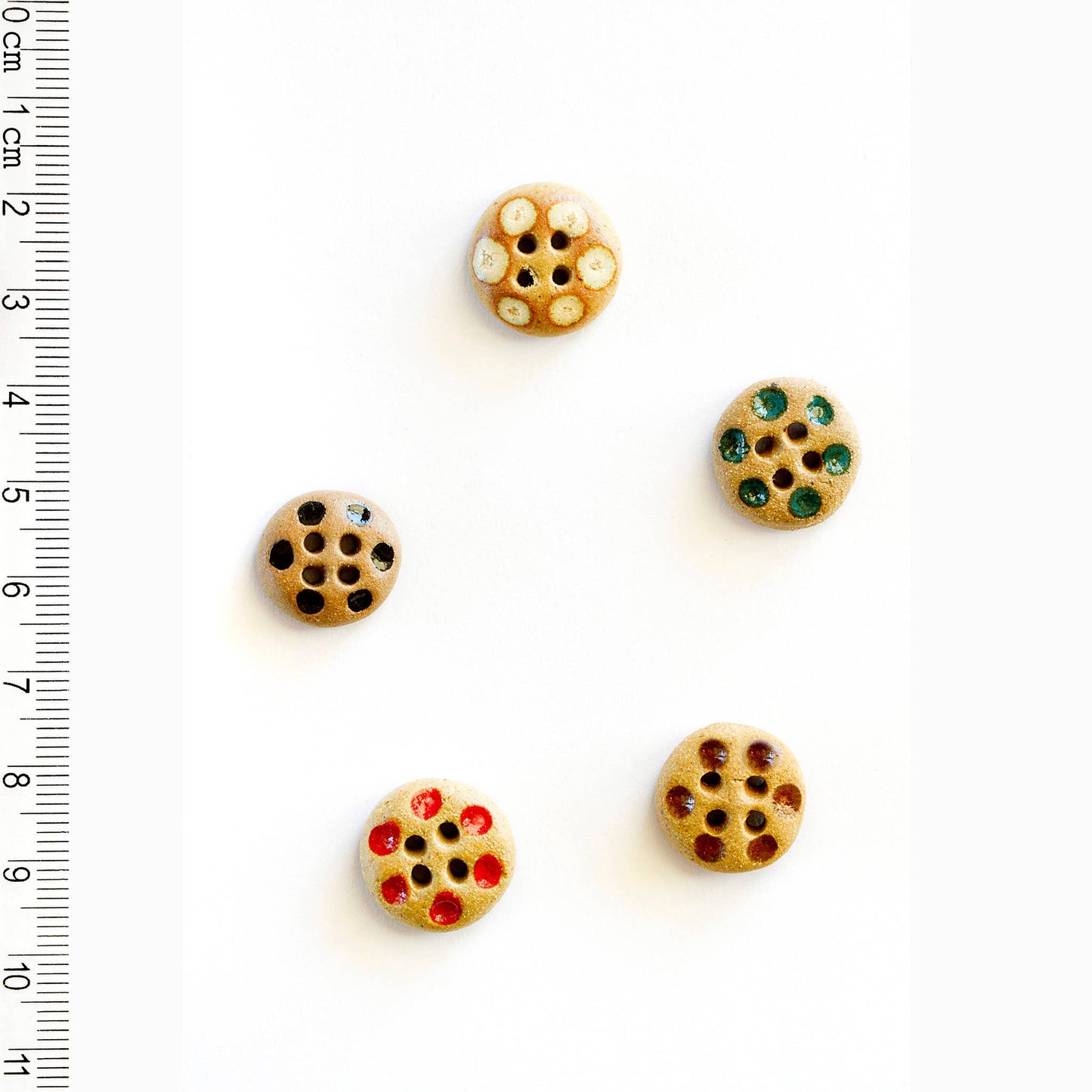 L571 Various Colour Dot Sewing Buttons
