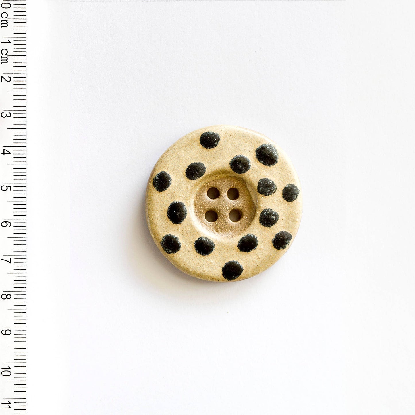 L331 Dot Pattern Button
